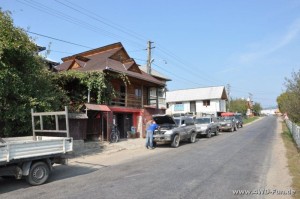 Kleine Reparatur am Starßenrand